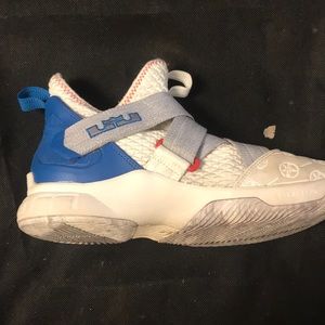 Grade School Boys 6.5Y Lebron Soldiers